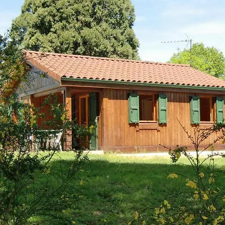 Chalet En Auvergne -peche Chalet Roumégoux